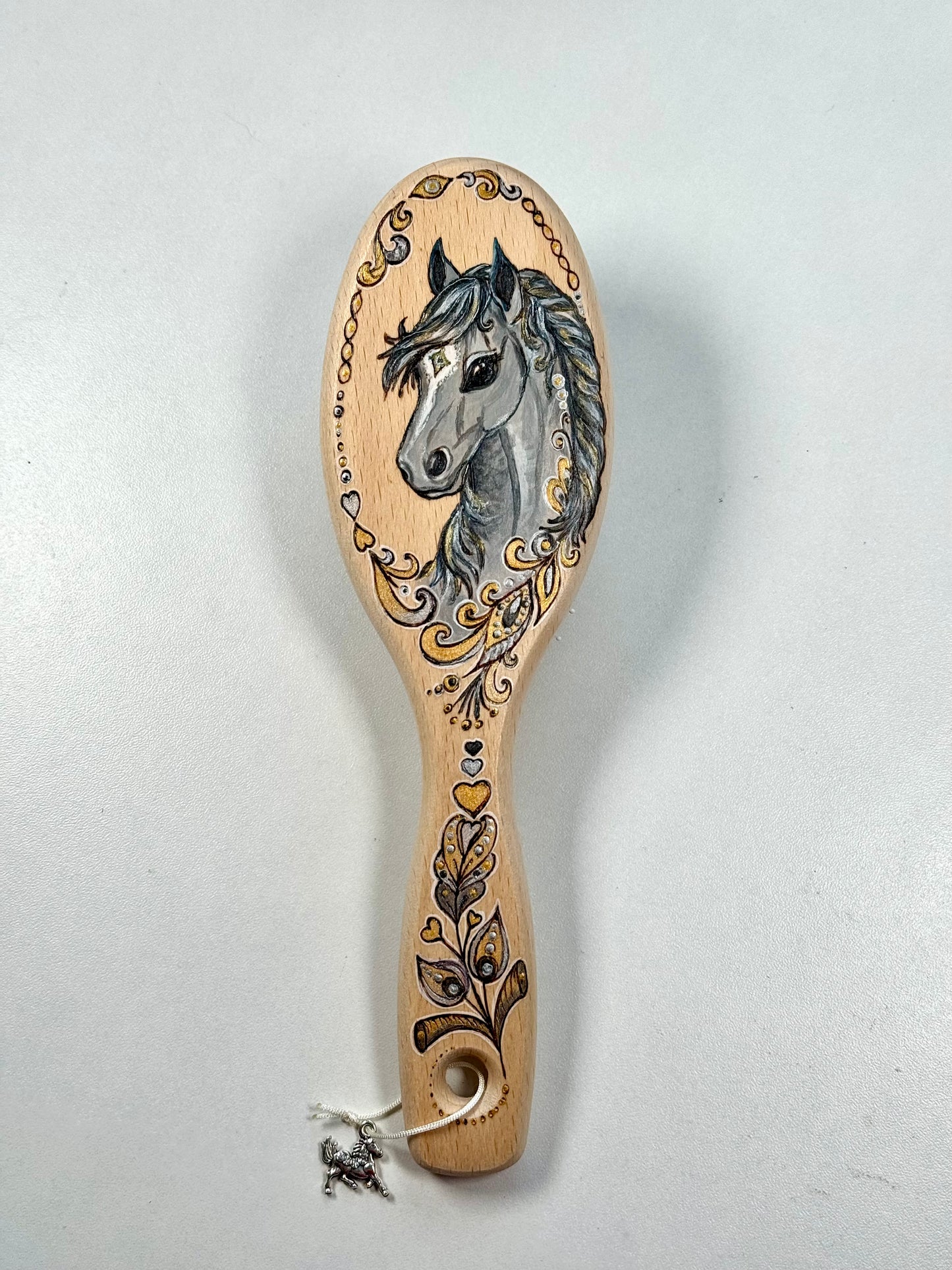 Handbemalte Holzbürste mit Pferdemotiv