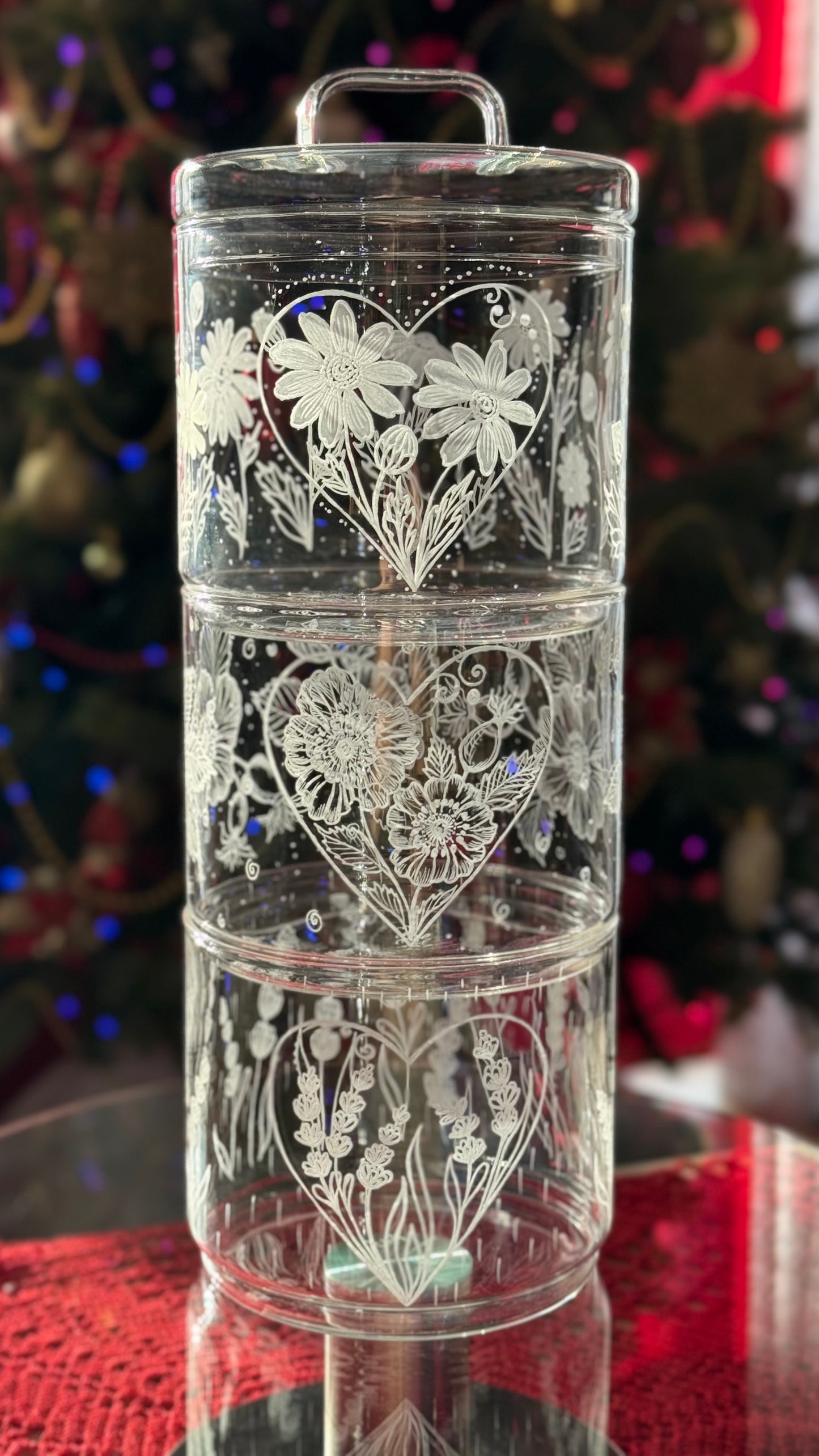 Vorratsglas mit Blumenherz